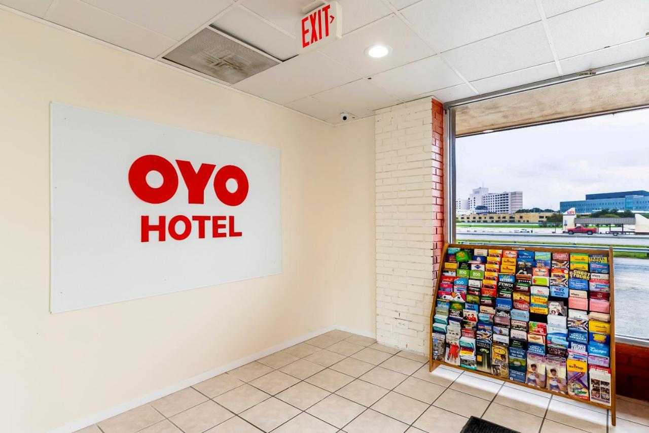 Oyo Hotel San Antonio Lackland Afb Seaworld Hwy 90 W Exterior foto